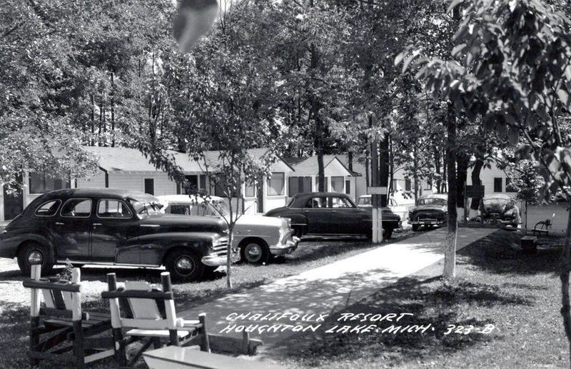 Chalifoux Resort Motel - Vintage Postcard